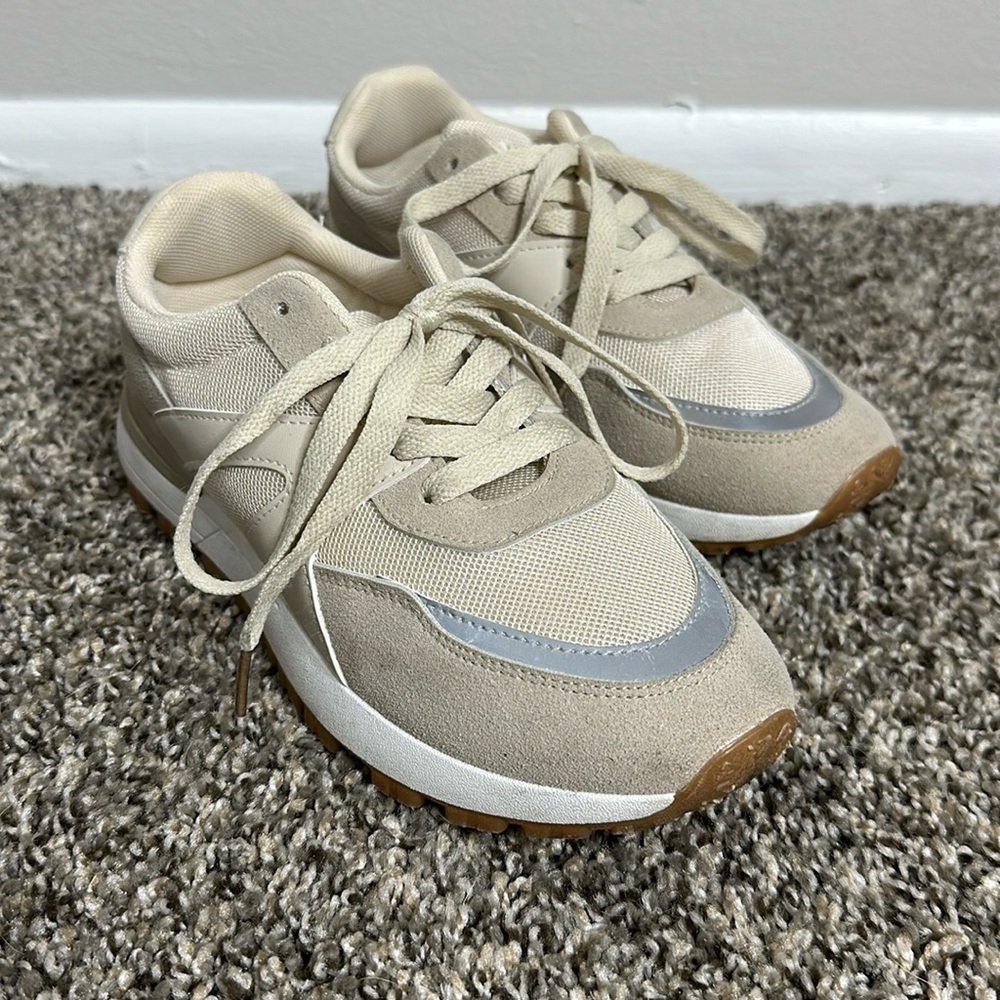 Rachel Zoe sneaker